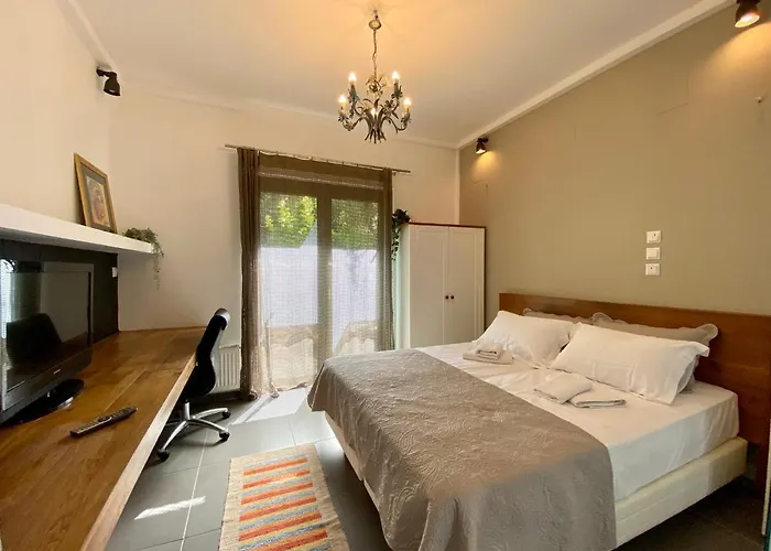 Small Gem Studio , Next To Metro Nomismatokopeio